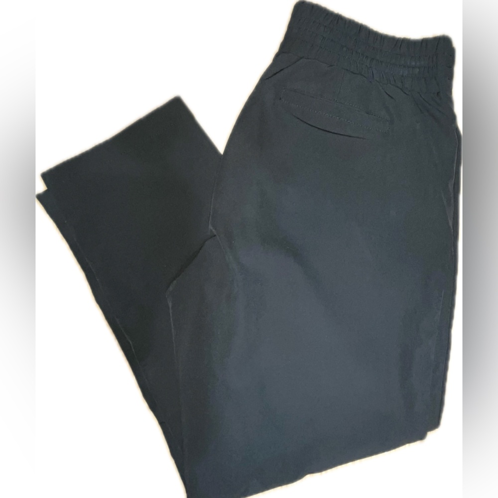 Kyodan outdoor pants. Like new. Size medium. Black. 3/4 length pant